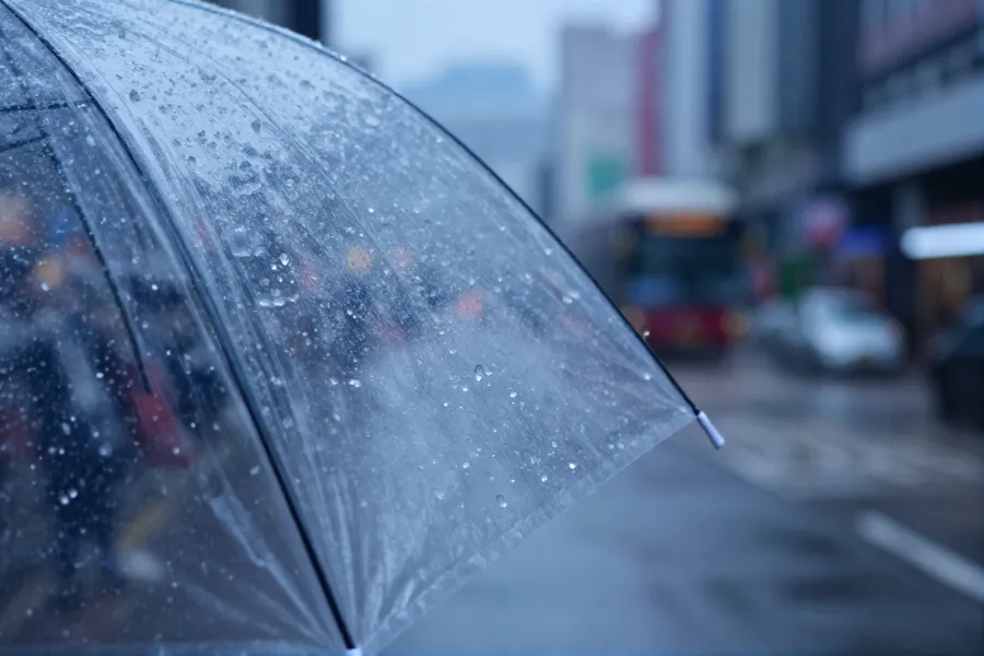 红霞外围雷雨逼近 港府发冰雹及大雨提示