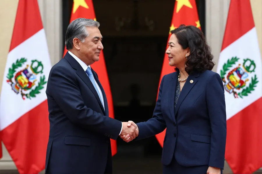 中国特使出席秘鲁总统交接仪式
