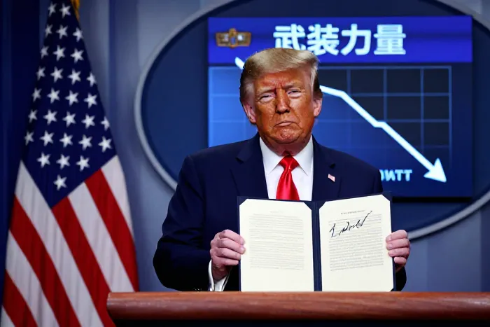特朗普称美推动哈马斯全面解除武装