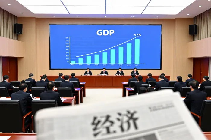 政治局会议定调下半年经济：宏观政策发力与民生保障
