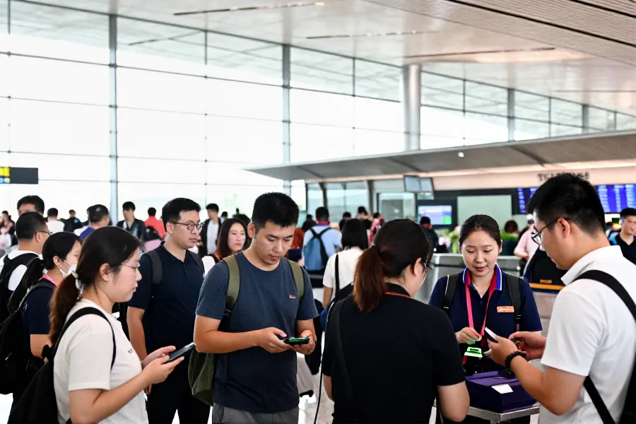 入境游热潮带动消费升级：上海退税单量激增近三倍，深圳口岸客流创新高