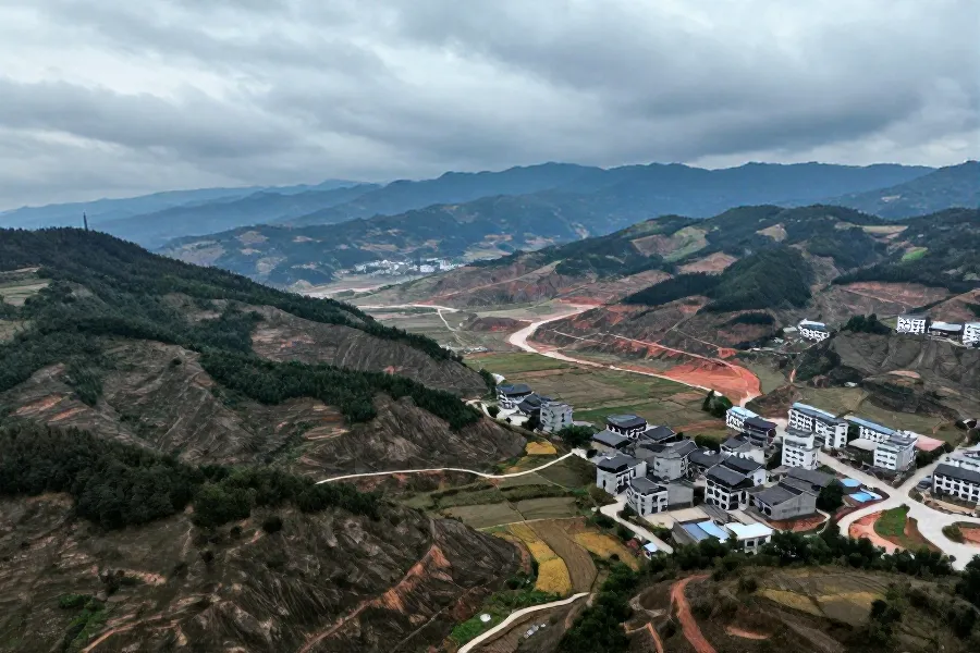 四川高县5.5级地震余震频发：浅源与土层放大效应致震感强