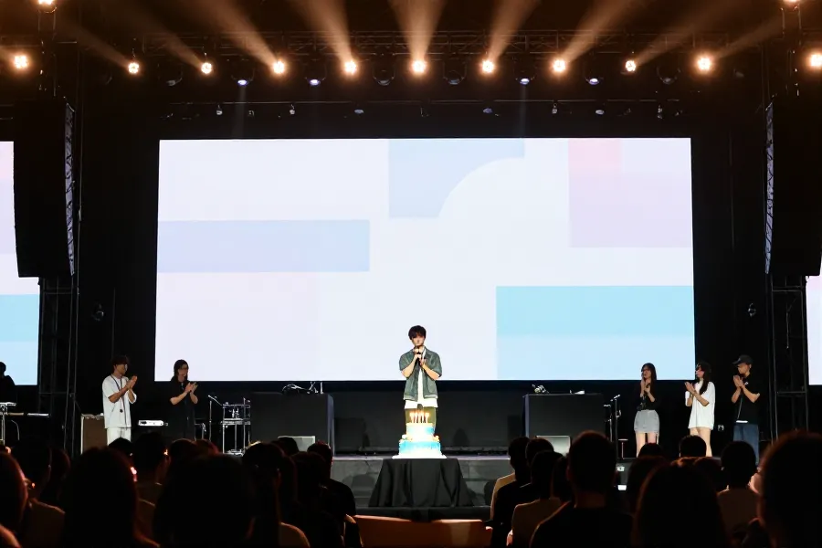 Phoebus三十而立转战慈善，Frankie自嘲“辣椒油包王”引热议