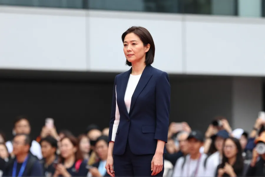 女星带娃看电影被指因孩子大声叫喊引发事件