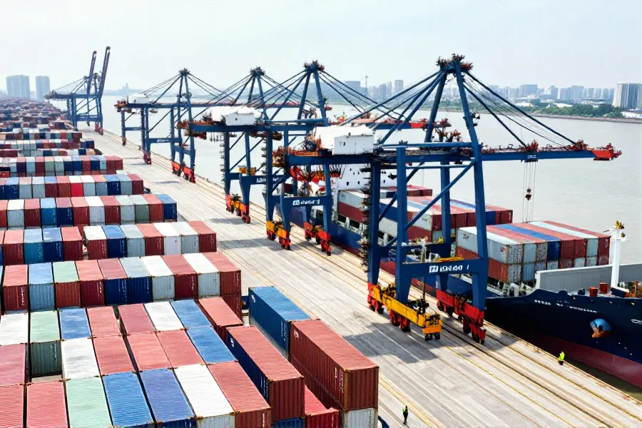 中国前7月外贸逆势上扬：30万亿规模背后的结构性变革