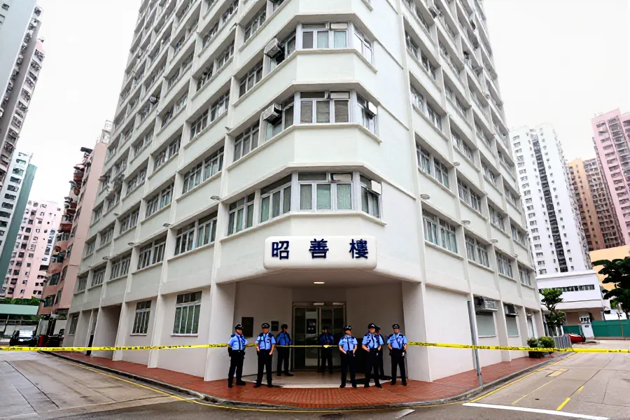 噪音积怨酿悲剧：黄大仙两邻分居楼上楼下，一死一伤案列伤人及自杀