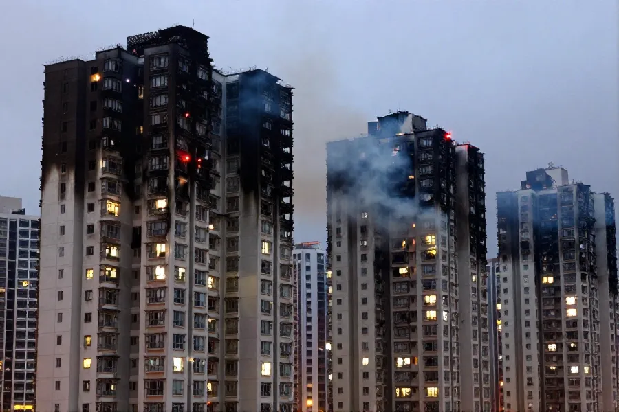 香港大埔火灾最终报告：烟头引燃平台杂物致火势蔓延