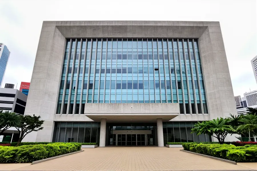 德勤前IT经理涉盗卖423台电脑认罪，法官指监禁难逃押至8月21日