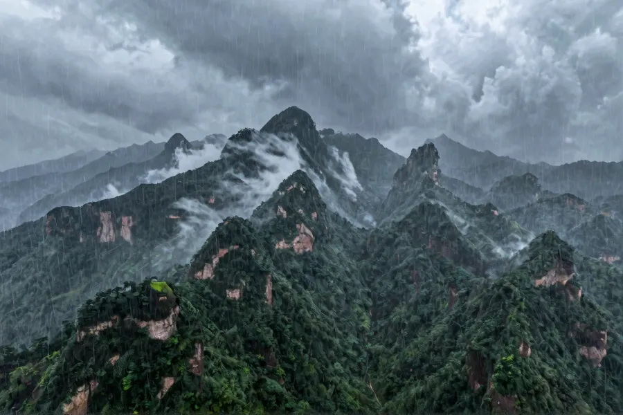 台风虽停雨未歇 鄂北缘何强降雨