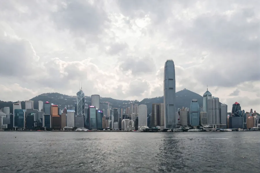 港股半日走弱 恒指失守两万五关口