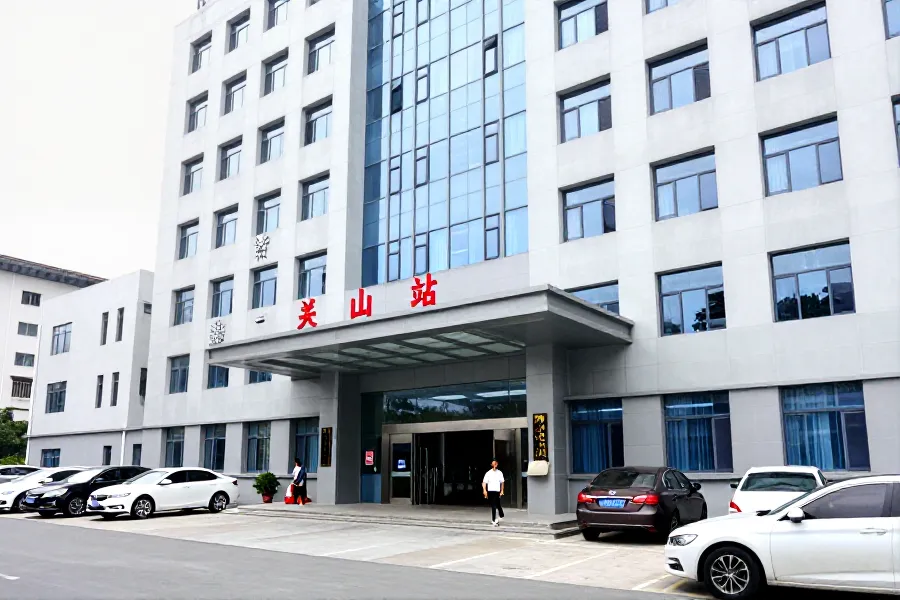 医疗系统前领导自行说明问题 乐山一原院长接受审查
