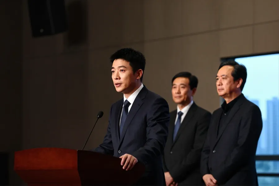 《欢迎来龙餐馆》票房破2.6亿，沈腾成都路演：以烟火气叩问和平