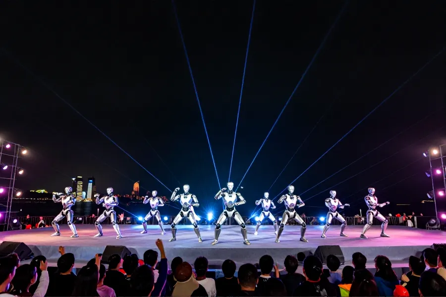 青岛啤酒节引入机器人天团 全程驻场演绎科技狂欢