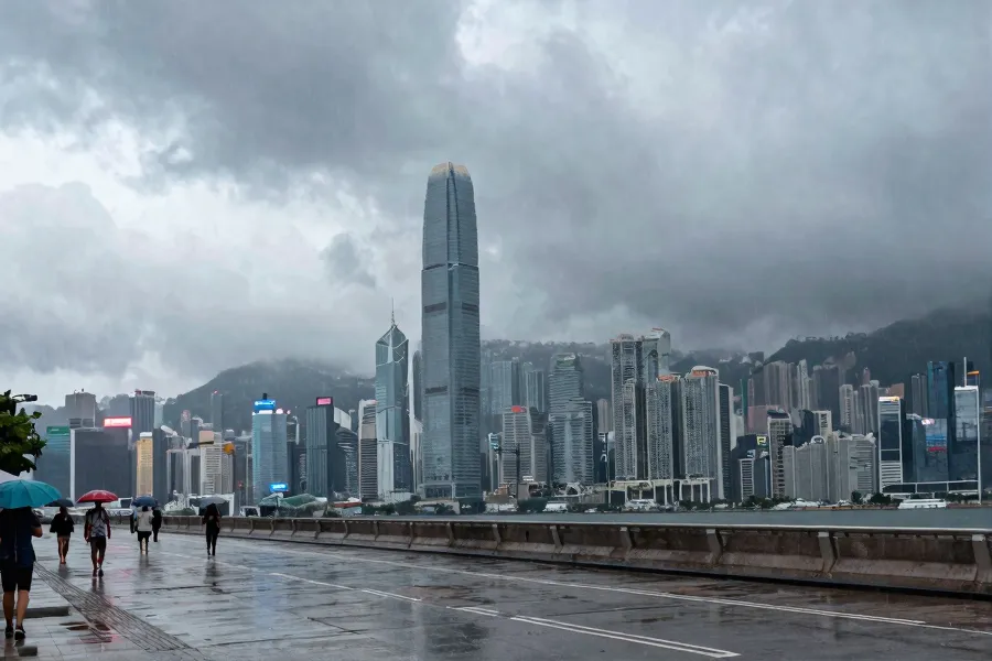 周二骤雨雷暴，周末转晴酷热